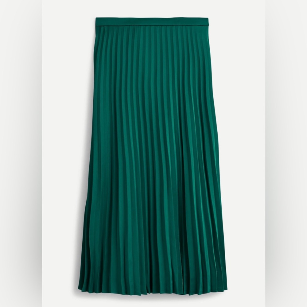 Elegant Green Pleated Skirt